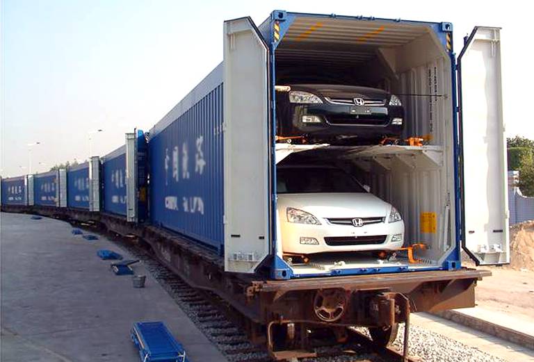 Сколько стоит доставка жд контейнером легковой машины  из Тюмени в Кемерово
